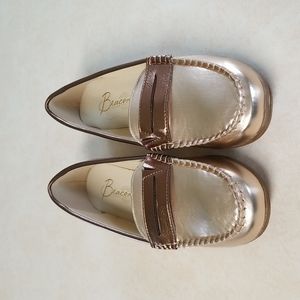 Beacon Bella Women's Loafers – Leather Slip-On Flats with Arch Support Size 6.5